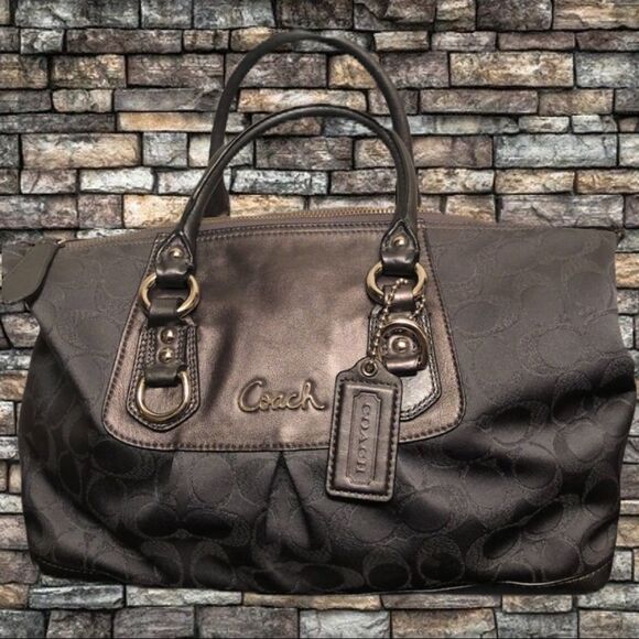 Coach purse!! Ashley style! Very nice! - Picture 2 of 13
